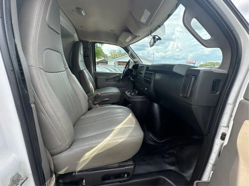 Used 2020 Chevrolet Express 2500 w/ Driver Convenience Package RWD image 21