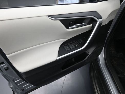 Used 2023 Toyota RAV4 XLE image 16