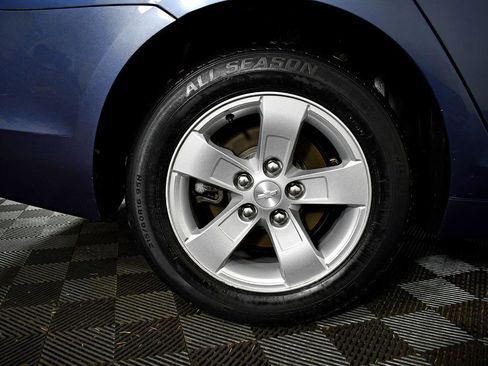 Used 2013 Chevrolet Malibu LS image 40