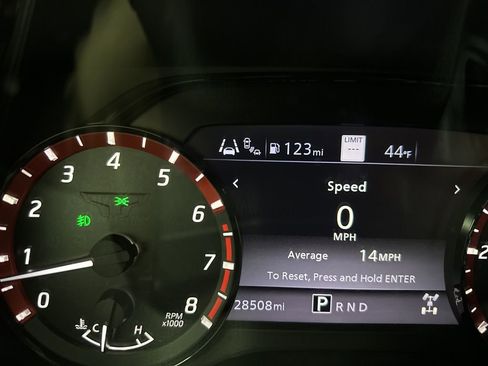 Used 2020 Nissan Titan PRO-4X w/ Pro-4x Convenience Package image 27