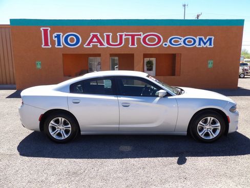 Used 2022 Dodge Charger SXT RWD image 1