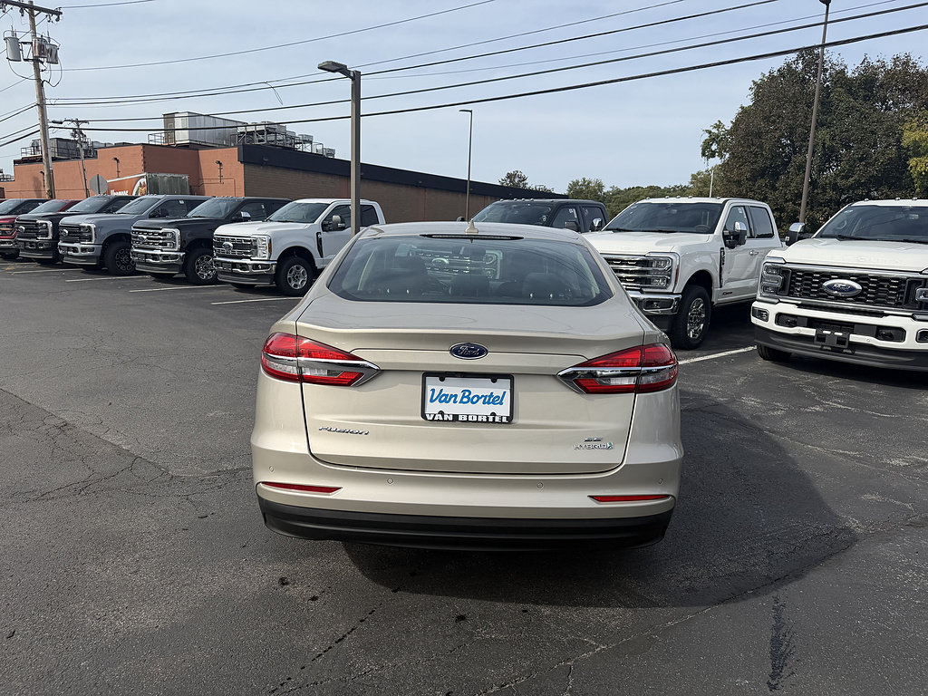 Used 2019 Ford Fusion SE FWD image 6