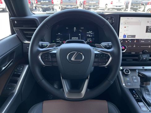 Used 2026 Lexus GX 550 w/ Cold Area Package AWD/4WD image 27