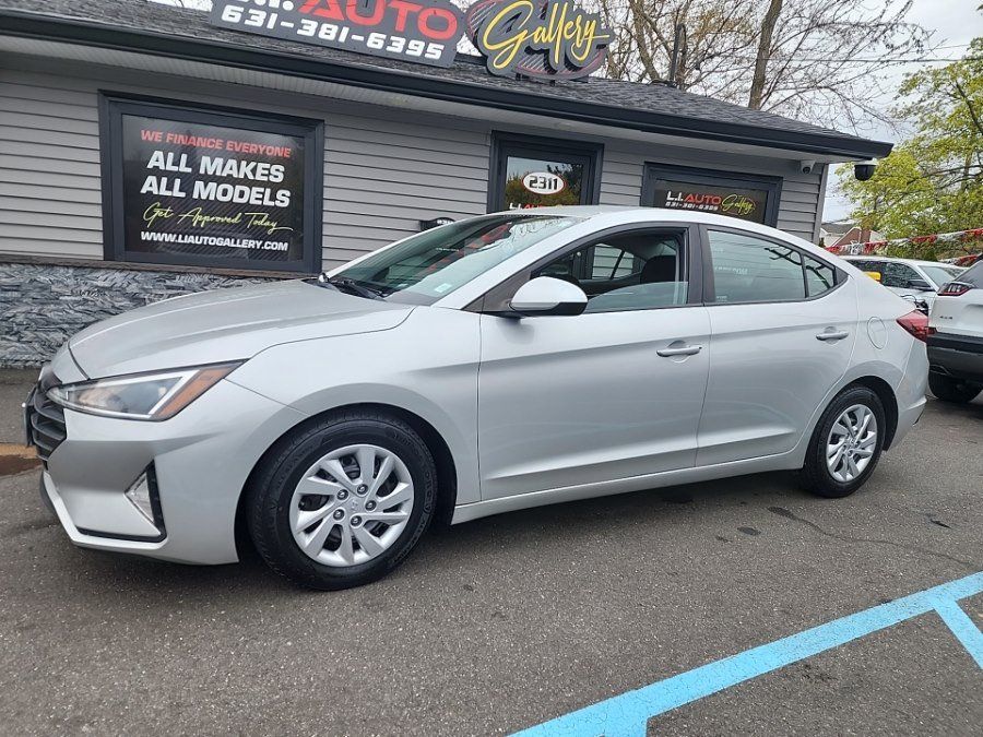 Used 2019 Hyundai Elantra SE w/ Cargo Package FWD image 10