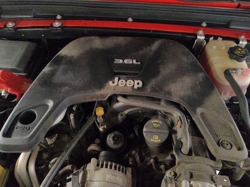 Used 2018 Jeep Wrangler Unlimited Sport image 30