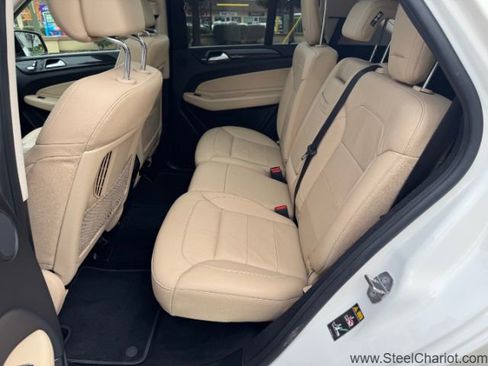 Used 2019 Mercedes-Benz GLE 400 4MATIC image 16