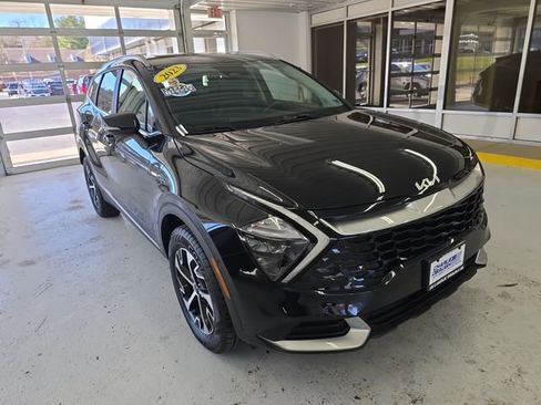 Used 2023 Kia Sportage EX image 7