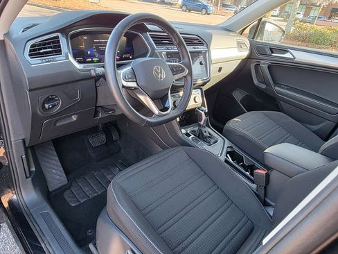 Used 2024 Volkswagen Tiguan S image 11