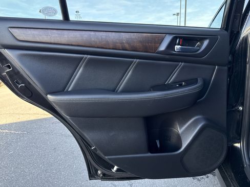 Used 2018 Subaru Outback 3.6R Limited image 27