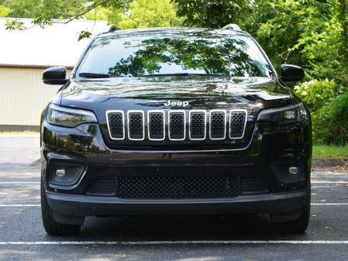 Used 2020 Jeep Cherokee Latitude Plus w/ Comfort/Convenience Group FWD image 2