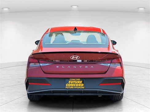 New 2025 Hyundai Elantra Sport image 4