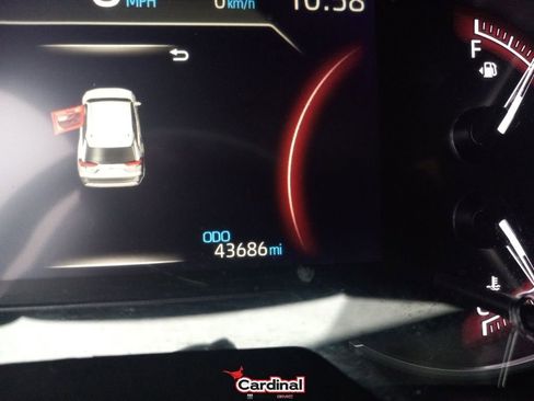 Used 2024 Toyota RAV4 LE image 33