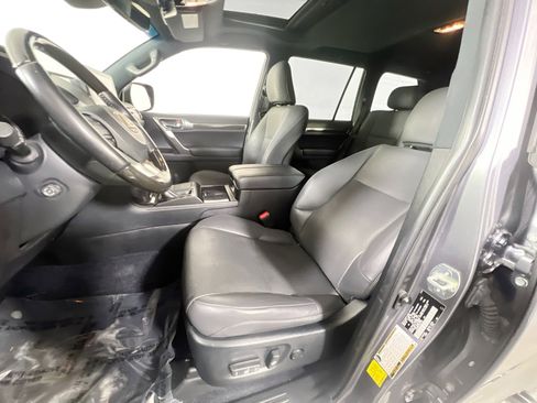 Used 2022 Lexus GX 460 Premium w/ Accessory Package image 20