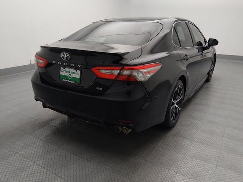 Used 2018 Toyota Camry SE FWD image 7