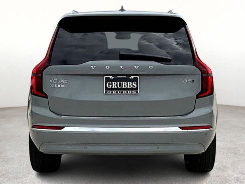 New 2026 Volvo XC90 B6 Plus w/ Protection Package Premier image 7