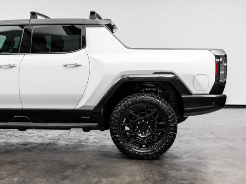 Used 2024 GMC Hummer EV 2X w/ LPO, Roof Cross Rail Package image 14