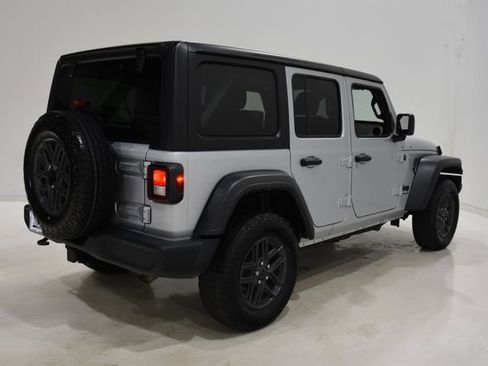 Used 2024 Jeep Wrangler Unlimited Sport AWD/4WD image 4