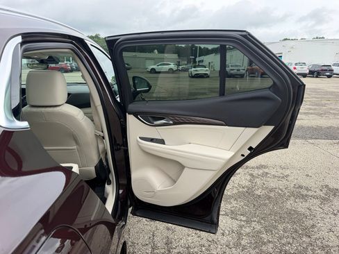 Used 2023 Buick Envision Avenir AWD/4WD image 31