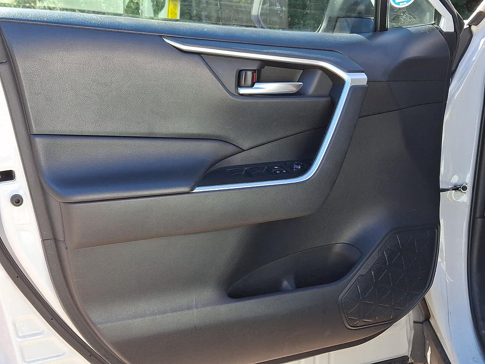 Used 2019 Toyota RAV4 XLE w/ Carpet Mat Package AWD/4WD image 10