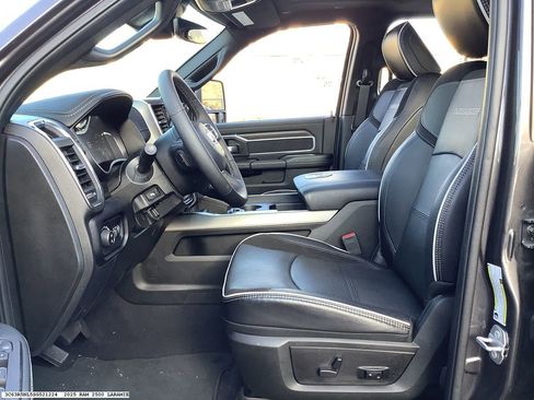 Used 2025 RAM 2500 Laramie w/ Night Edition image 10