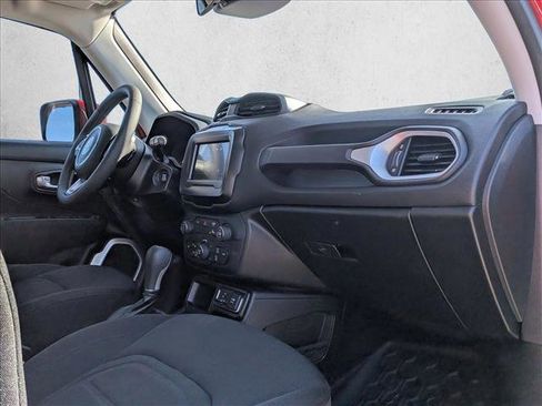 Used 2021 Jeep Renegade Latitude image 21