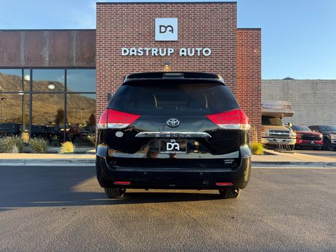 Used 2013 Toyota Sienna AWD image 6