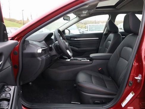 New 2025 Nissan Altima 2.5 SR w/ SR Premium Package image 11