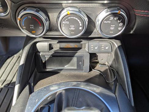 Used 2017 FIAT 124 Spider Abarth RWD image 23