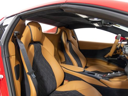 Used 2022 Ferrari 812 GTS RWD image 32