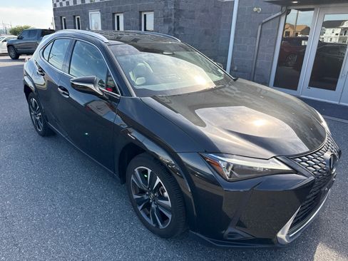 Used 2025 Lexus UX 300h AWD w/ Accessory Package (Z1) image 2