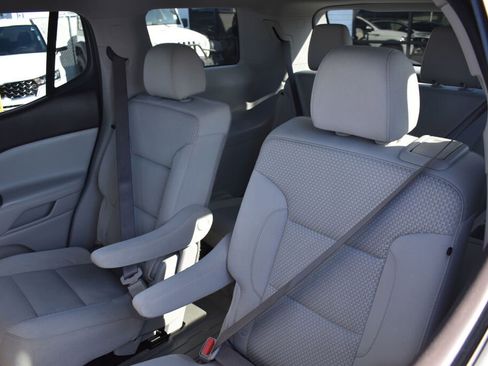 Used 2023 GMC Acadia SLE w/ Driver Convenience Package image 29