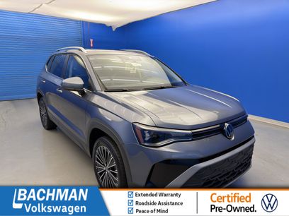 Certified 2025 Volkswagen Taos SE w/ Panoramic Sunroof Package