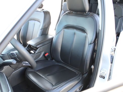 Used 2023 Jeep Grand Cherokee L Limited AWD/4WD image 21