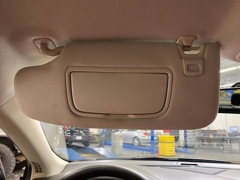 Used 2018 Ford Fusion SE w/ Fusion SE Technology Package image 22