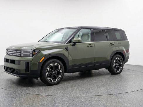 Used 2025 Hyundai Santa Fe SEL FWD image 3