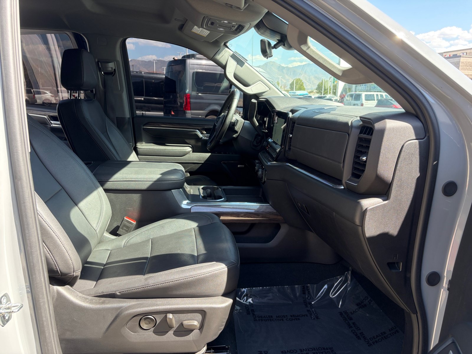 Used 2024 Chevrolet Silverado 3500 LTZ w/ LTZ Plus Package AWD/4WD image 30
