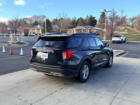 Used 2024 Ford Explorer XLT w/ Equipment Group 202A image 5