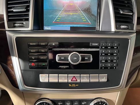 Used 2012 Mercedes-Benz ML 350 ML 350 4MATIC Sport Utility 4D image 32