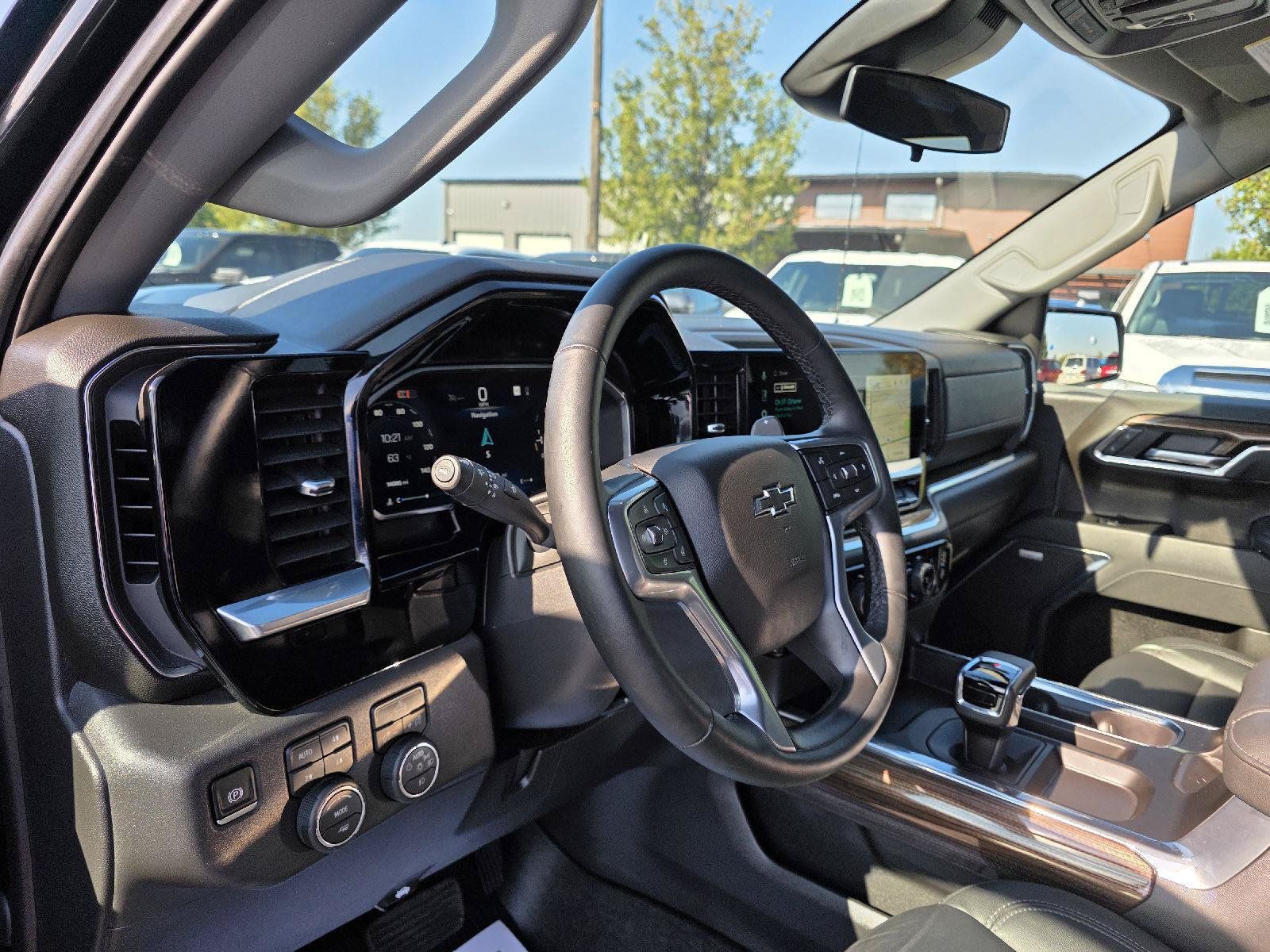 Used 2026 Chevrolet Silverado 1500 LT Trail Boss w/ Convenience Package II AWD/4WD image 9