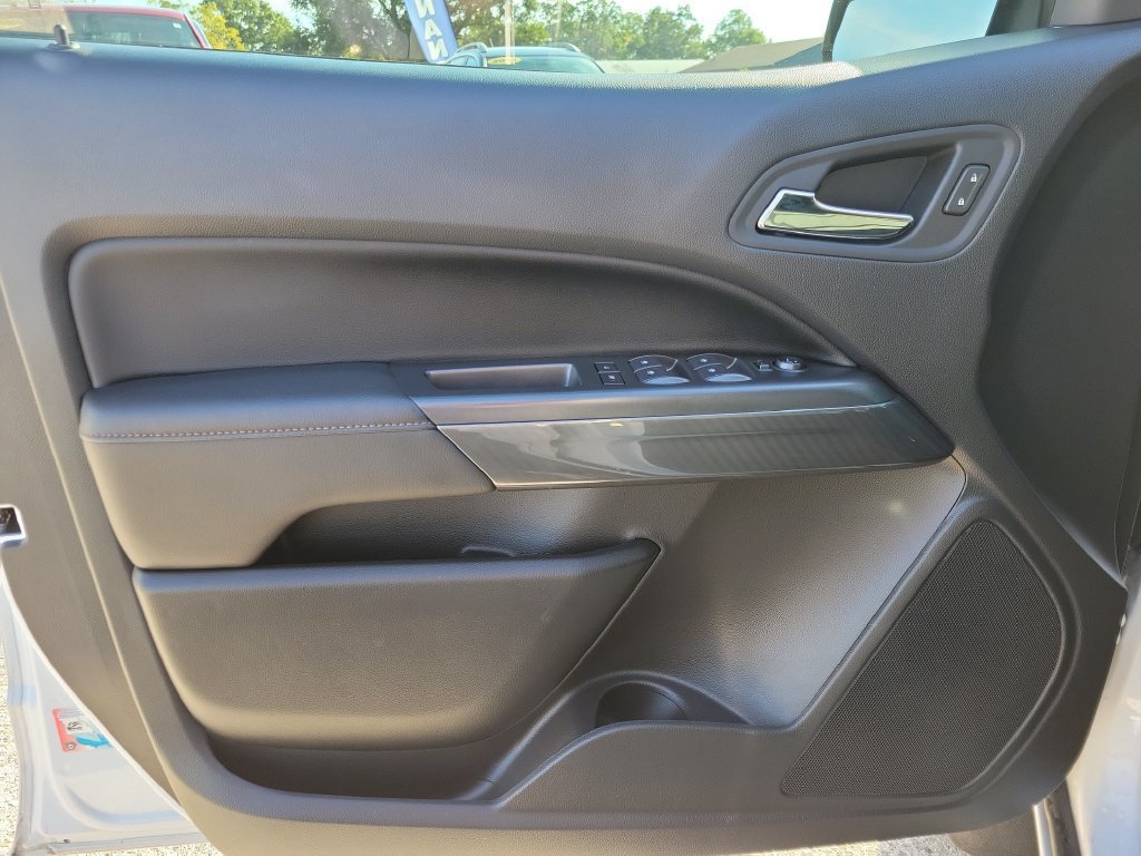 Used 2022 GMC Canyon AT4 w/ Trailering Package AWD/4WD image 16