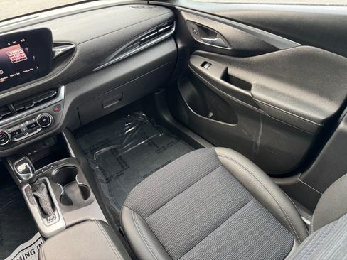 Used 2024 Buick Envista Preferred FWD image 18