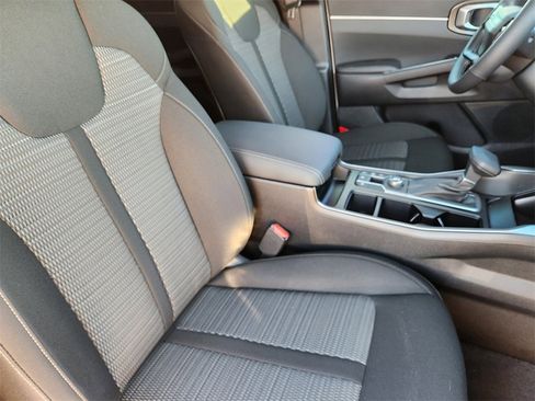 New 2026 Kia Sorento LX image 10