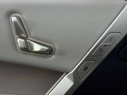 Used 2024 BMW iX xDrive50 w/ Sport Package image 17