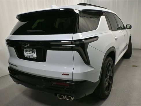 New 2026 Chevrolet Traverse RS w/ LPO, Floor Liner Package image 3