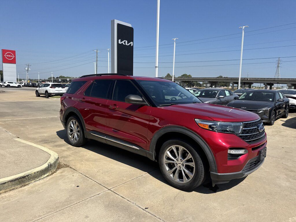 Used 2020 Ford Explorer XLT w/ Equipment Group 202A RWD image 5