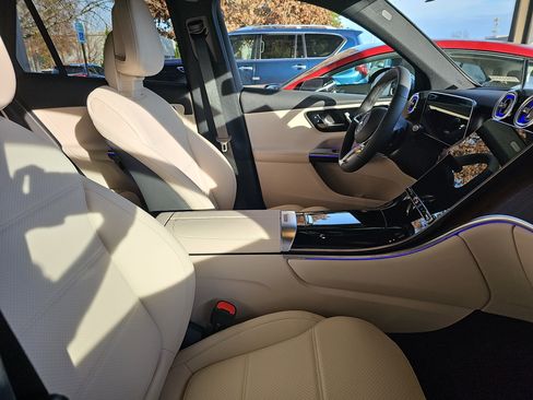 New 2026 Mercedes-Benz GLC 300 image 10