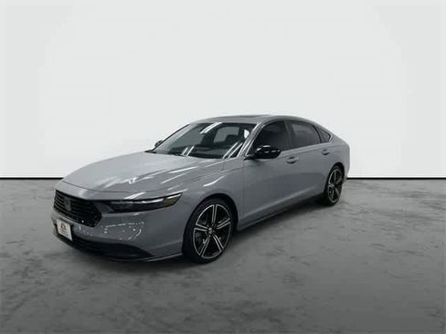 Used 2025 Honda Accord Sport image 8