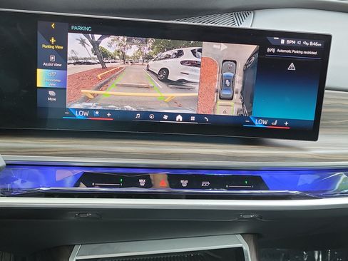 Used 2023 BMW 760i xDrive w/ Luxury Rear Seating Package AWD/4WD image 27
