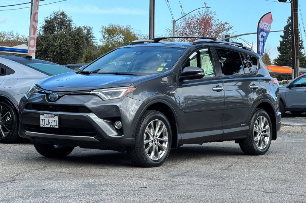 Used 2016 Toyota RAV4 Limited w/ Advanced Technology Package AWD/4WD image 7