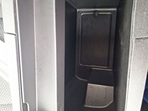 Used 2024 GMC Terrain SLE image 38